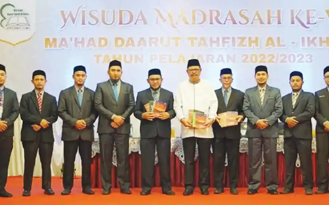 Ma’had Daarut Tahfizh Al Ikhlas Wisudakan 350 Santri