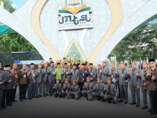 3 Santri Syahadah 30 Juz MDTI Wakili Aceh di Ajang MTQ Nasional XXX di Samarinda 3 Santri Syahadah 30 Juz MDTI Wakili Aceh di Ajang MTQ Nasional XXX di Samarinda