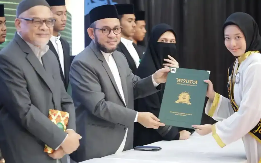 Mahad Daarut Tahfizh Al-Ikhlas Wisuda Syahadah 30 Juz, Cetak Generasi Qurani