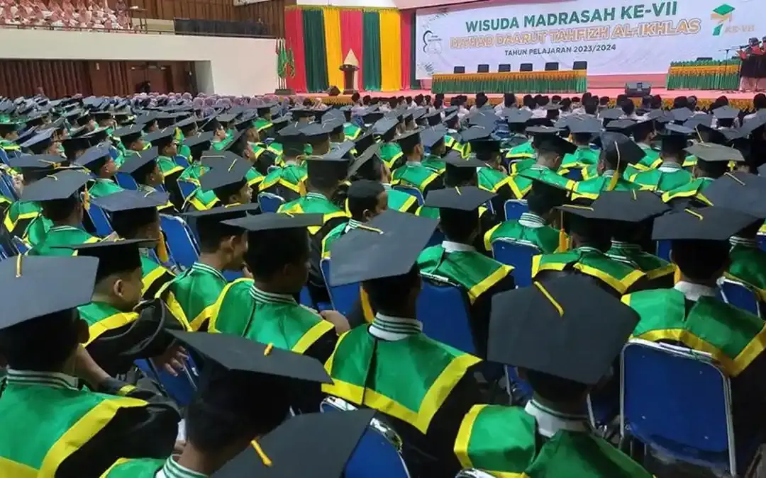 Ma’had Daarut Tahfizh Al-Ikhlas Wisudakan 472 Santri